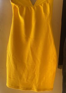 💛 Vibrant Yellow Strapless Bodycon Tube Dress
