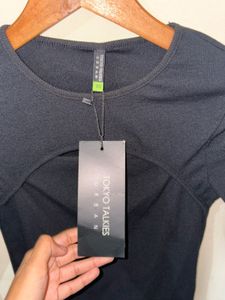 XS Cutout Long Sleeve Top