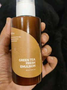 Isntree Green Tea Emulsion