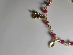 Rose &amp; Leaf Charm Beaded Bracelet Red