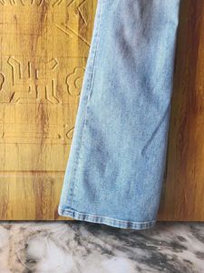 H&amp;M Women Flared HighJeans/ EUR 38