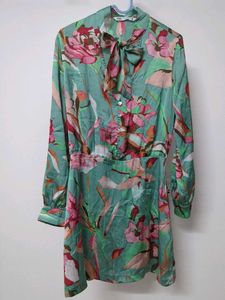 🔴75% Off🔴 *NEW* Zara Floral Bow Dress