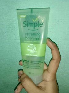 Simple Refreshing Facial Wash