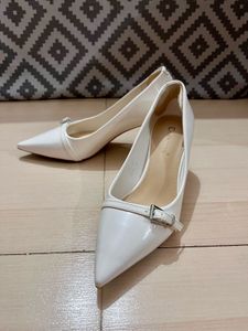 Elegant Patent White Pointed-Toe Heels