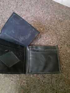 Classic Bi-Fold Men Wallet