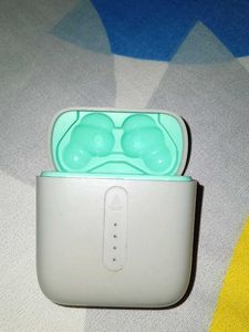 Wireless Earbuds with Charging Case