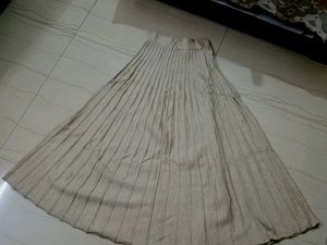 Pleated long Skirt