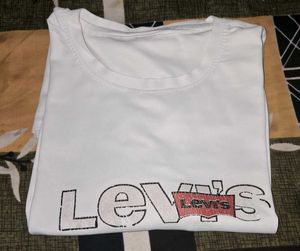 Levi&#39;s Men Over Sized T Shirt 👕