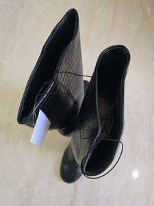 H&amp;M Croc Effect Knee-High Boots