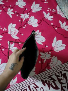 Quilted Black &amp; White Slling Bag