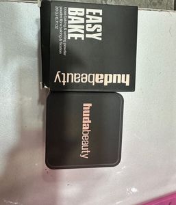 Huda Beauty Easy Bake