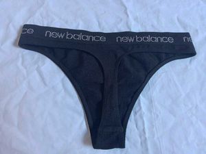New Balance Thong