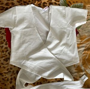 white tie up detail top😍😍😍