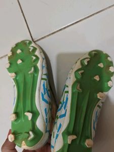 Nivia Kids football shoes with Studs
