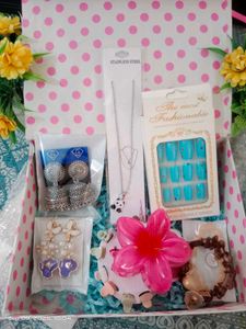 Navratri Glow Up Hamper 💗 For Women&#39;s