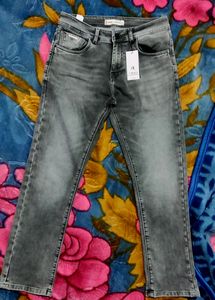 New Regular jeans available Premium Quality