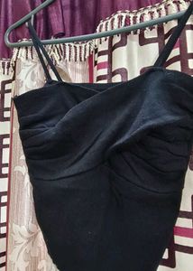 Balck crop top