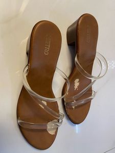Metro Shoes For Ladies