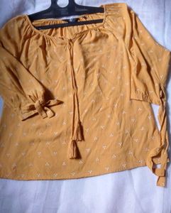 Micro Print Round -neck Top👚