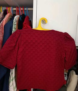 Maroon (red shade)puff sleeve top