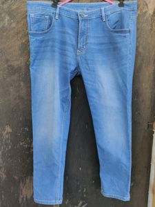 Classic Light Wash Straight Leg Denim Jeans