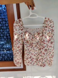 Floral Puff Sleeve Top