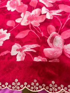 🌸 फ्लोरल प्रिंटेड वेलवेट टच साड़ी विद ब्लाउज़ 🌸
