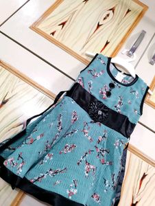 Floral Print Girl&#39;s Dress