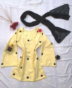 Floral Corset Kurti With Scarf 💛