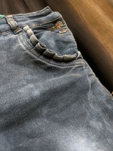 Women Stylish Slim Fitted Faded Jeans (Dark Grey)