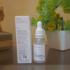 Naiccinmide And Hyloronic Acid Serum