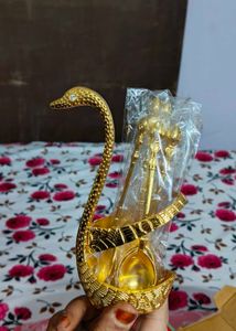 Single Golden Swan In brass With 6 Pc Spoon