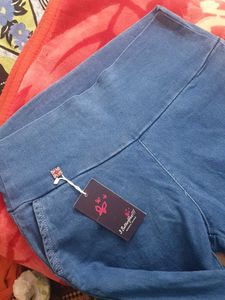 High-Waisted Denim Capri Jeans