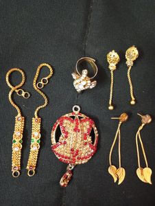 3 Earings Set With A Pendant And Ring