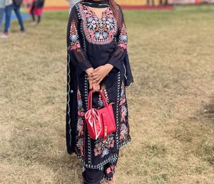 Heavy Thread Embroidery Work Kurta Set In Black