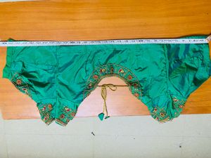 💚Embroidered Green Blouse💚