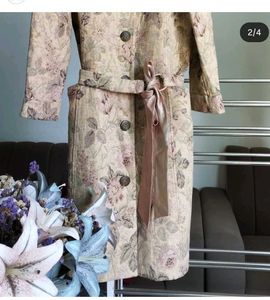 Vintage floral tapestry Shimmer overcoat.