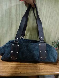 Calvin Klein Jeans Stylish Handbag