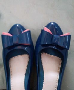 Cute Blue Bow Wedges