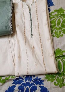 Elegant White Salwar Kameez Set