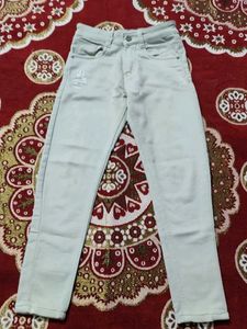 Stylish Light Wash Jeans
