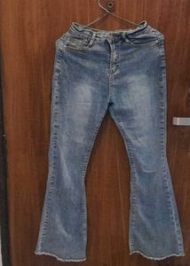 Woman's Skin Fit Y2k Bootcut Jean