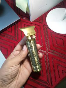 Stylish Beard Trimmer - Brass Metallic Look
