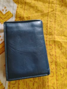 Stylish Wallet with 9 Card Slots