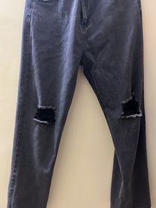 Knee Distressed Denim(Faded Black)