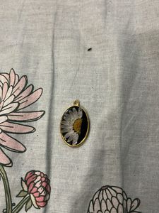 Floral Pendant Necklace