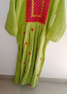 Nayra Cut Kurti