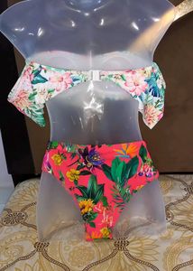 Very Cute Off Shoulder Bikini Set 👙