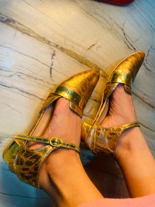 Women Golden Flats Party Wear🦋