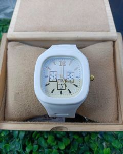 Unused White Anolog Wrist Watch